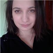 Profesora de educación primaria que imparte clases de refuerzo y apoyo escolar